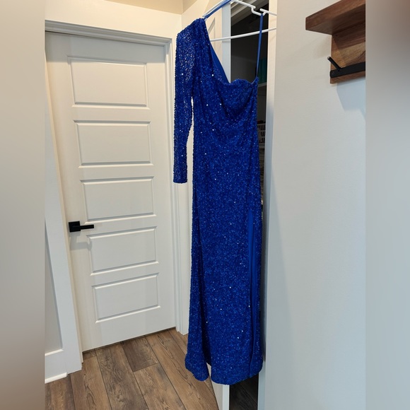 Prom Dress - Picture 1 of 3